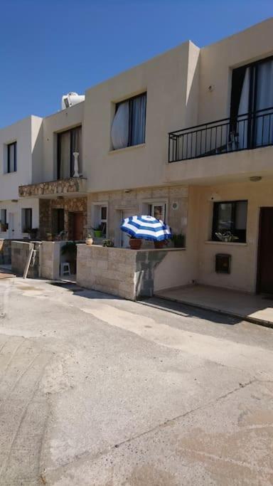 Isabella Court Townhouse Near Venus Beach And Lidl Πάφος Εξωτερικό φωτογραφία